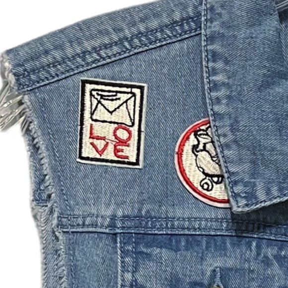 Santa Small Fe Fray Hem Decal Denim Vest NEW WITH TAGS - Picture 3 of 6